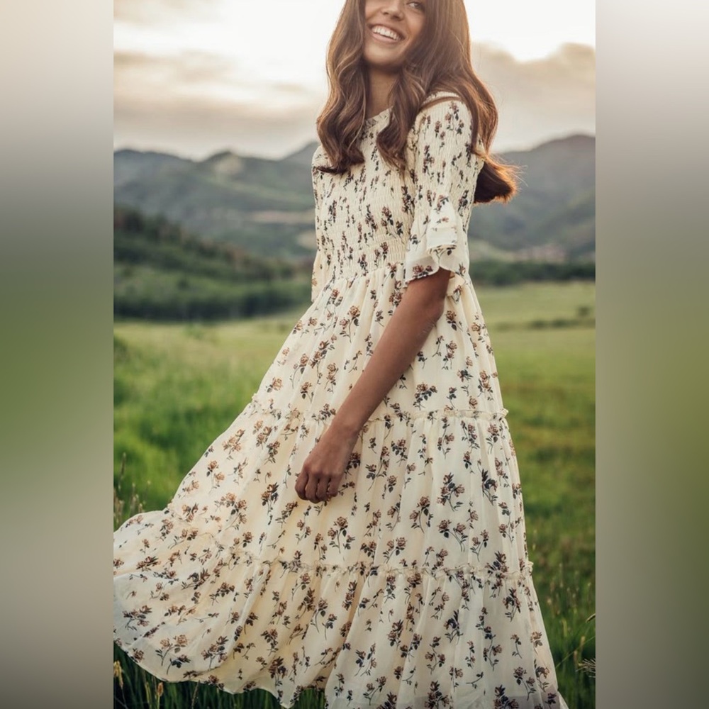 JESSAKAE The Wandering Willoughby Tiered Smocked Midi Dress in Cream Size L - Picture 2 of 12